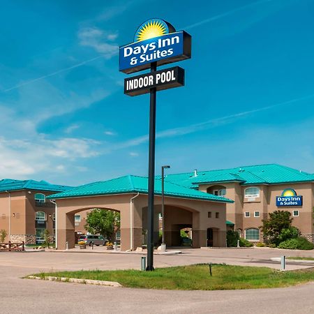 Days Inn & Suites By Wyndham Brandon Exterior foto