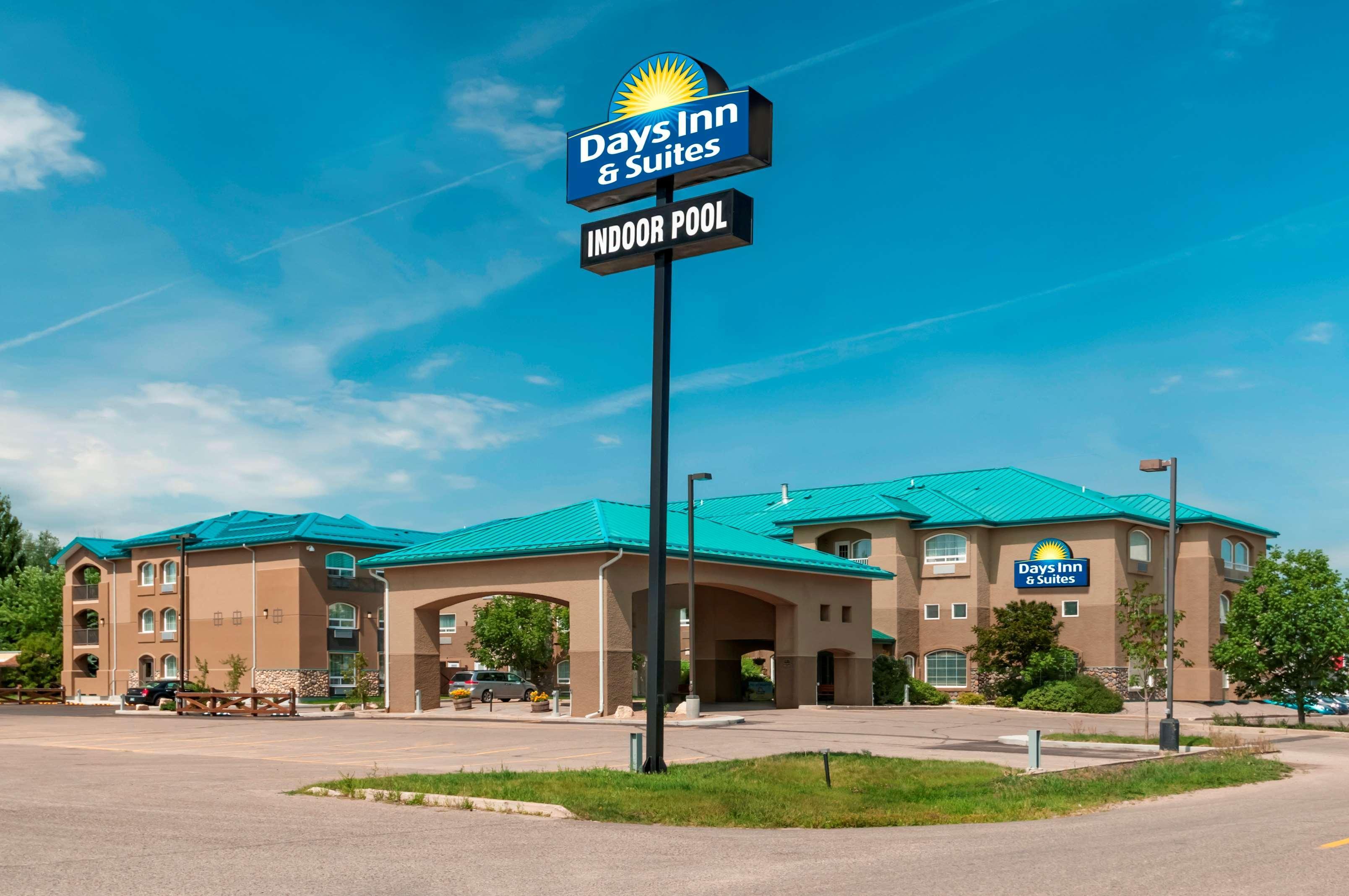 Days Inn & Suites By Wyndham Brandon Exterior foto