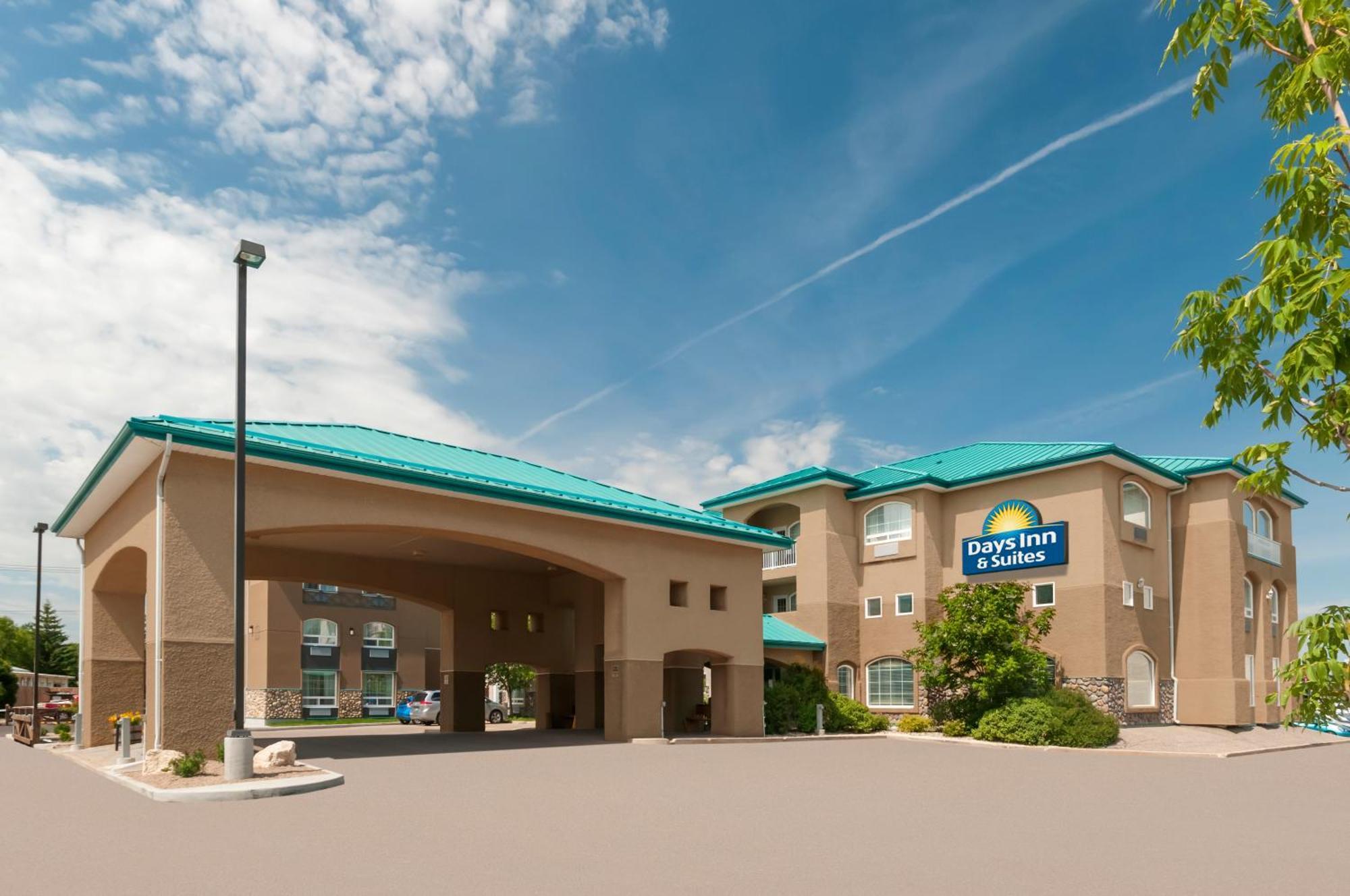 Days Inn & Suites By Wyndham Brandon Exterior foto